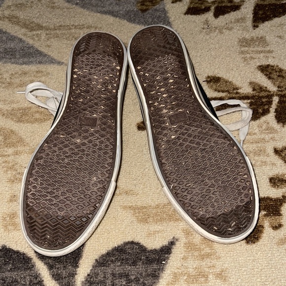 Cute black and white sneakers - Picture 3 of 11